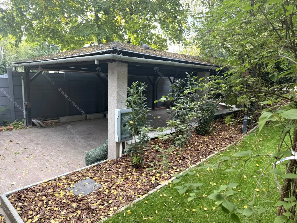 Kiadó albérlet 1590000 Ft/hó áron: Budapest, XVI. kerület  Huszár utca. Mérete: 388 nm, 8 szobás | Alberlet.hu - 6694745