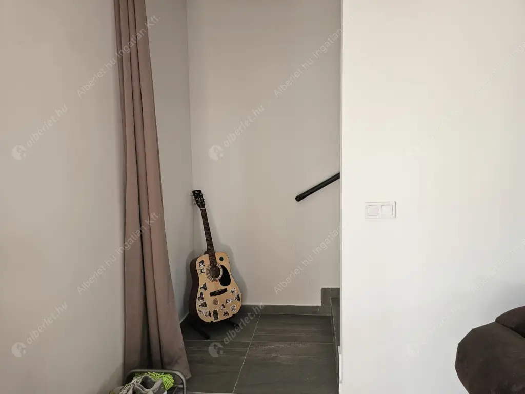 Kiadó albérlet 650000 Ft/hó áron: Budapest, XVI. kerület  Iskola utca. Mérete: 100 nm, 4 szobás | Alberlet.hu - 6522788