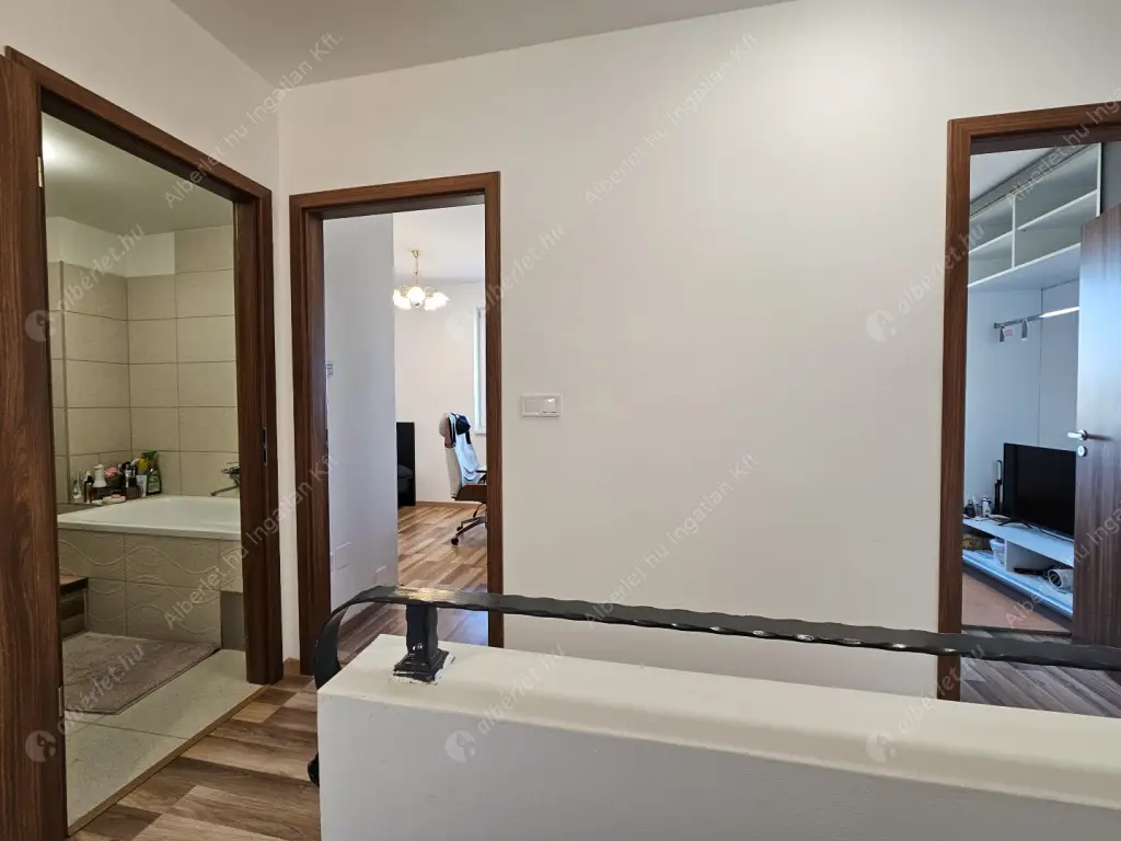 Kiadó albérlet 650000 Ft/hó áron: Budapest, XVI. kerület  Iskola utca. Mérete: 100 nm, 4 szobás | Alberlet.hu - 6522790