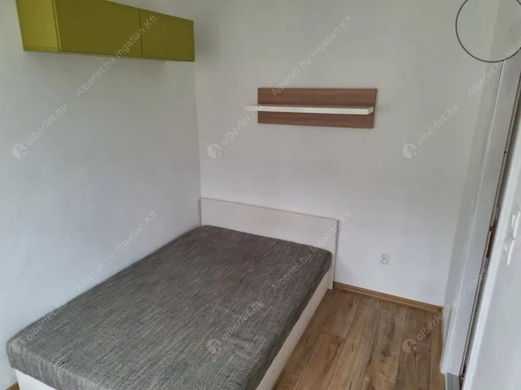 Kiadó albérlet 220000 Ft/hó áron: Budapest, XVI. kerület  Koronafürt utca. Mérete: 50 nm, 1 szobás | Alberlet.hu - 6599891