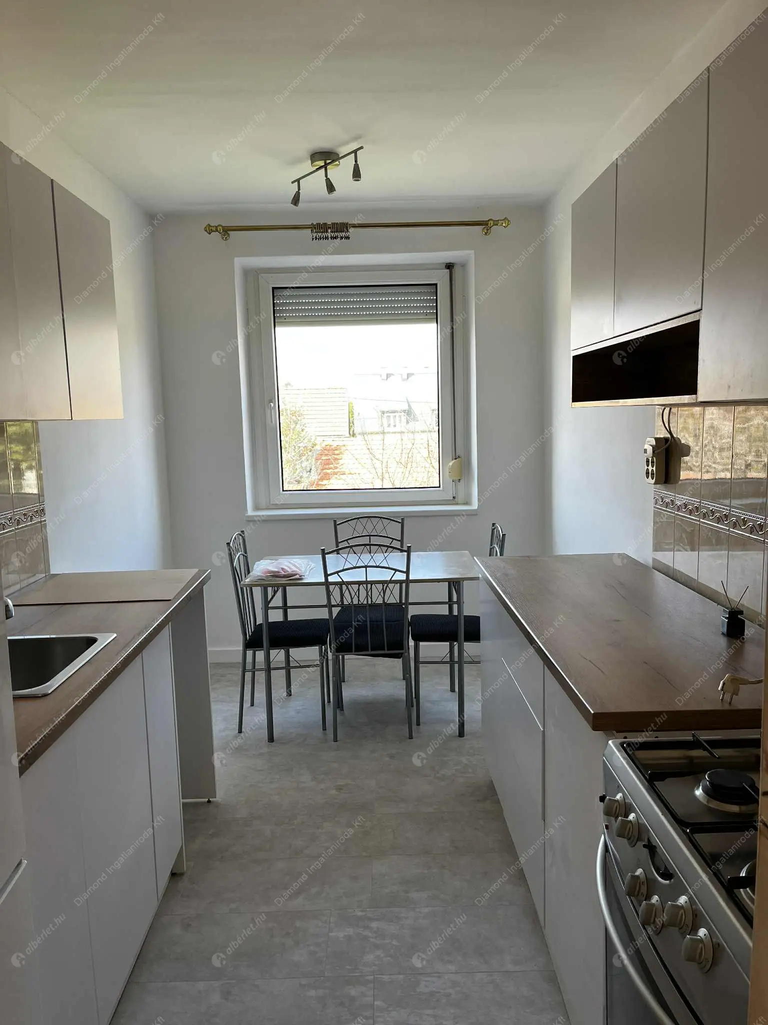 Kiadó albérlet 399000 Ft/hó áron: Budapest, XVI. kerület  Kossuth Lajos utca. Mérete: 90 nm, 4 szobás | Alberlet.hu - 6592739