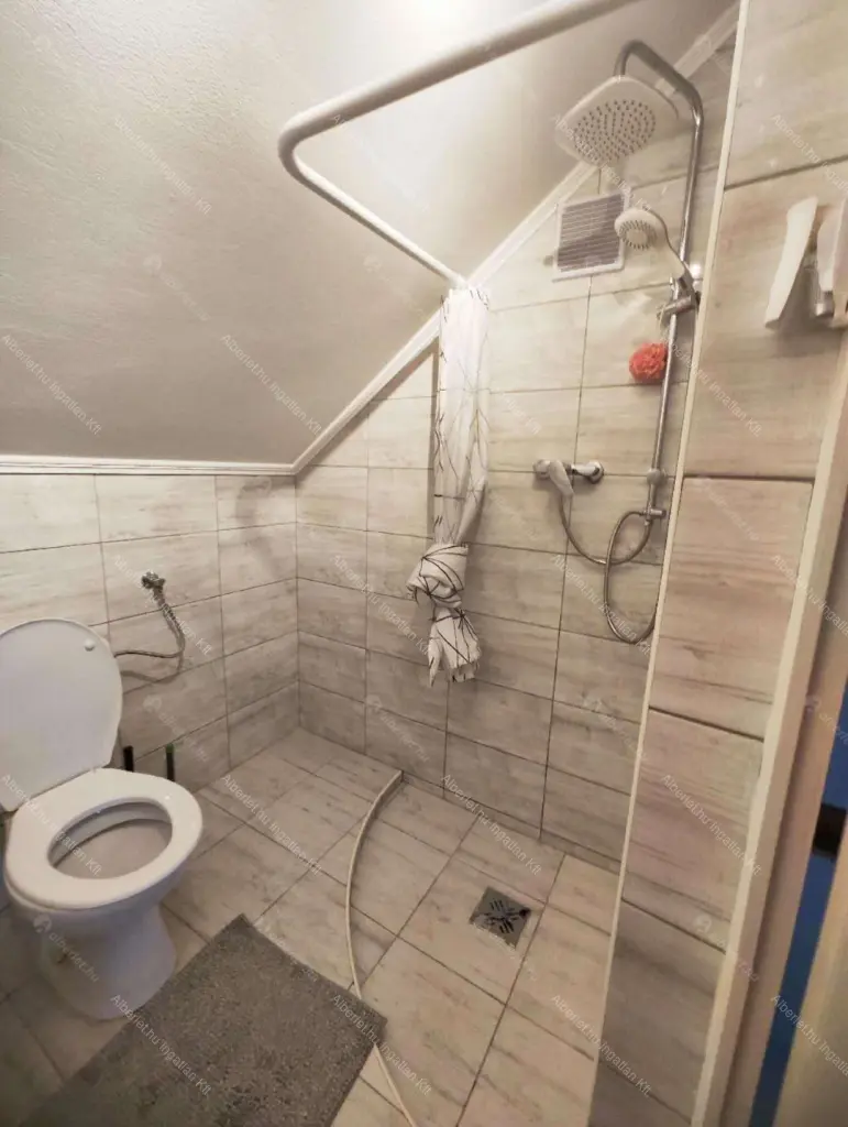 Kiadó albérlet 500000 Ft/hó áron: Budapest, XVI. kerület  Lapos köz. Mérete: 166 nm, 5 szobás | Alberlet.hu - 6672773