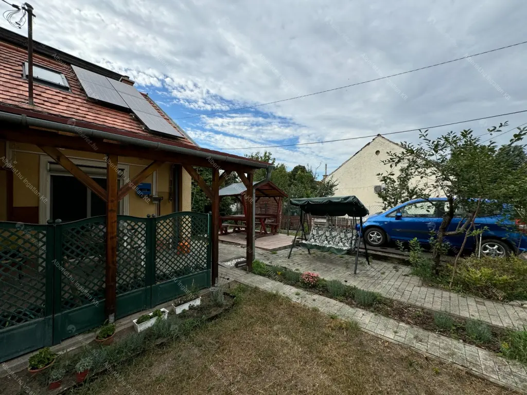 Kiadó albérlet 450000 Ft/hó áron: Budapest, XVI. kerület  Lapos köz. Mérete: 166 nm, 5 szobás | Alberlet.hu - 6706577