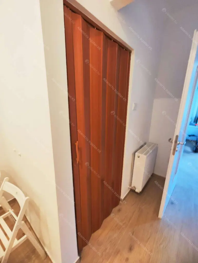 Kiadó albérlet 450000 Ft/hó áron: Budapest, XVI. kerület  Lapos köz. Mérete: 166 nm, 5 szobás | Alberlet.hu - 6706599