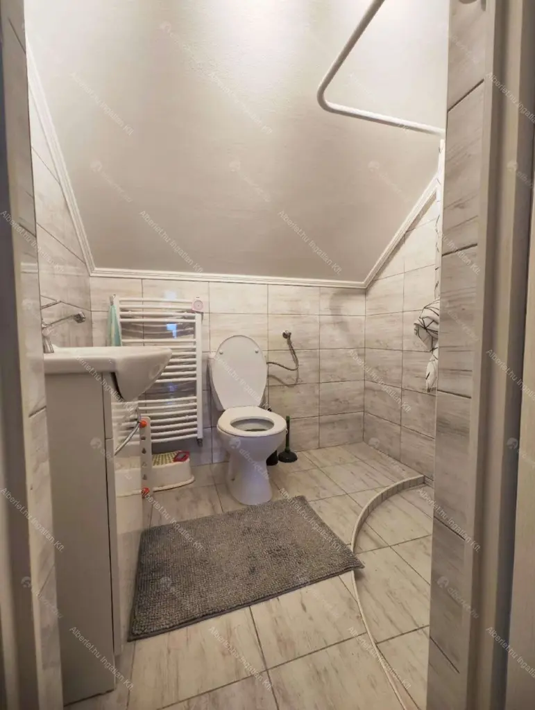 Kiadó albérlet 450000 Ft/hó áron: Budapest, XVI. kerület  Lapos köz. Mérete: 166 nm, 5 szobás | Alberlet.hu - 6706601