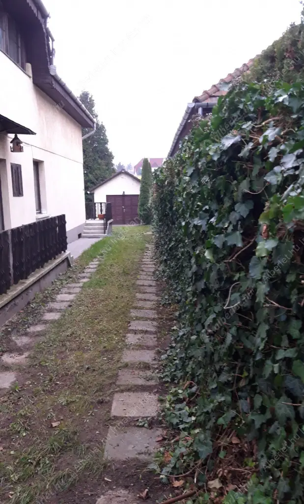 Kiadó albérlet 550000 Ft/hó áron: Budapest, XVI. kerület  Őrvezető utca. Mérete: 200 nm, 5 szobás | Alberlet.hu - 6618913