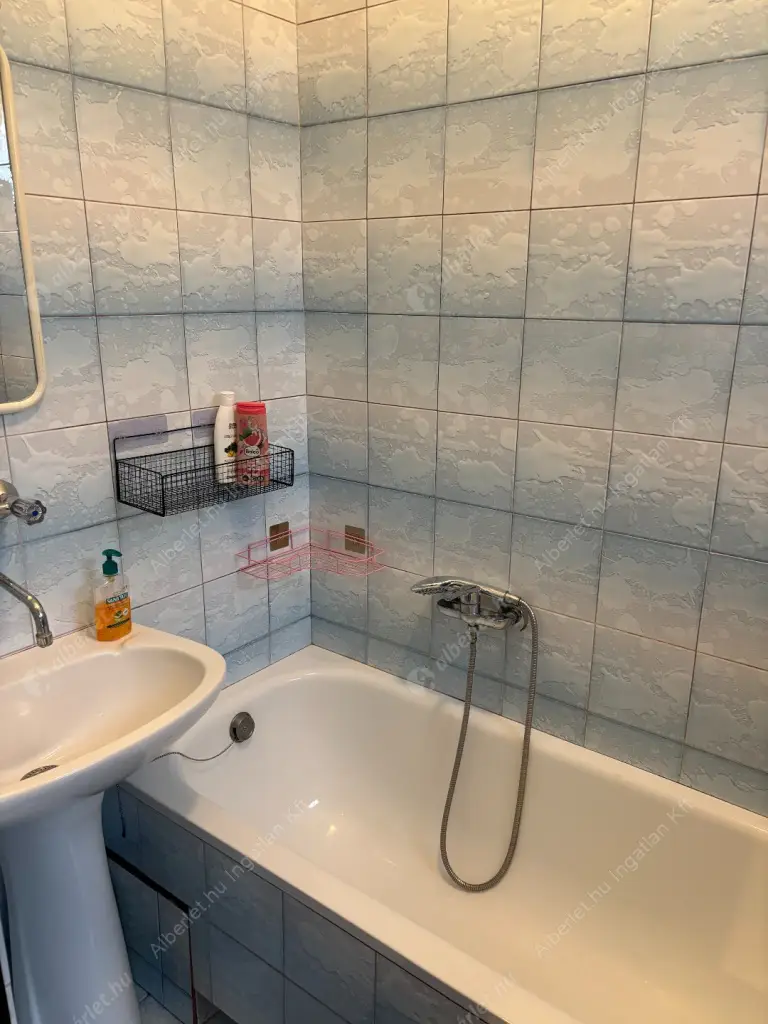 Kiadó albérlet 550000 Ft/hó áron: Budapest, XVI. kerület  Őrvezető utca. Mérete: 200 nm, 5 szobás | Alberlet.hu - 6618914