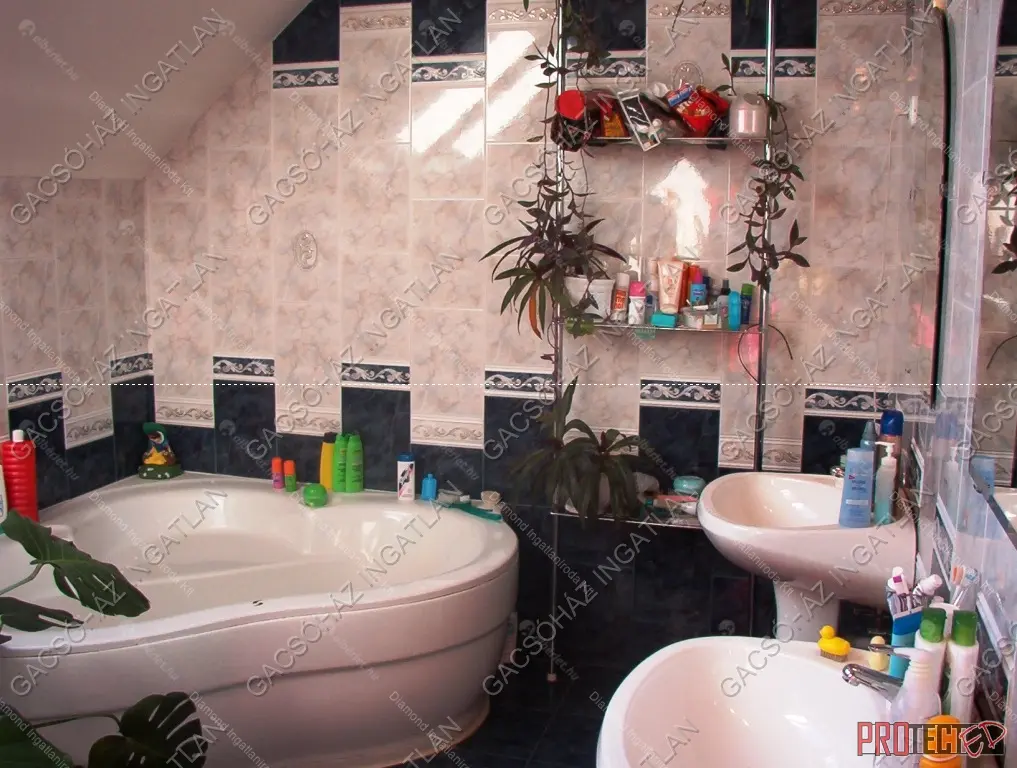 Kiadó albérlet 550000 Ft/hó áron: Budapest, XVI. kerület  Õrvezető utca. Mérete: 200 nm, 5 szobás | Alberlet.hu - 6643130