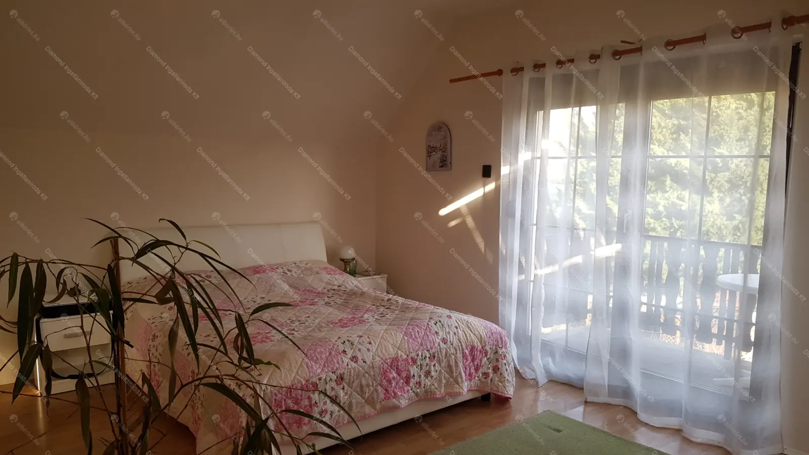 Kiadó albérlet 550000 Ft/hó áron: Budapest, XVI. kerület  Õrvezető utca. Mérete: 200 nm, 5 szobás | Alberlet.hu - 6643131