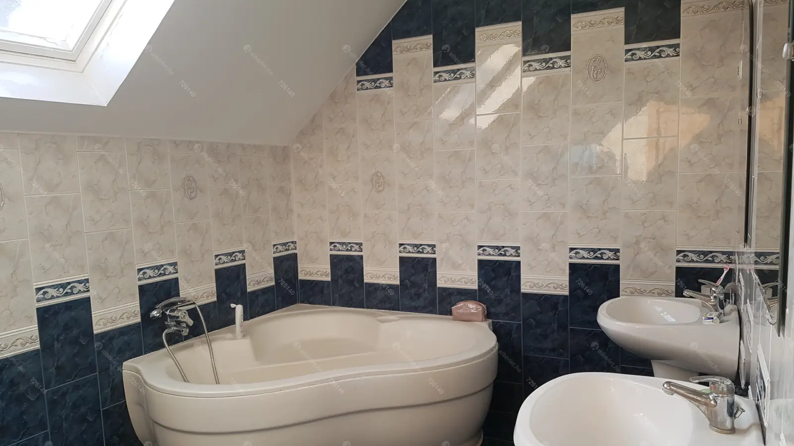 Kiadó albérlet 550000 Ft/hó áron: Budapest, XVI. kerület  Õrvezető utca. Mérete: 220 nm, 5 szobás | Alberlet.hu - 5940475