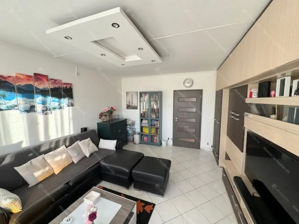 Kiadó albérlet 280000 Ft/hó áron: Budapest, XVI. kerület  Összefogás sétány. Mérete: 60 nm, 2 szobás | Alberlet.hu - 6641864