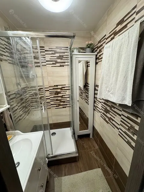 Kiadó albérlet 280000 Ft/hó áron: Budapest, XVI. kerület  Összefogás sétány. Mérete: 60 nm, 2 szobás | Alberlet.hu - 6641876