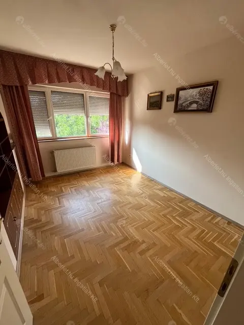 Kiadó albérlet 700000 Ft/hó áron: Budapest, XVI. kerület  Petőfi utca. Mérete: 160 nm, 4 szobás | Alberlet.hu - 6755580