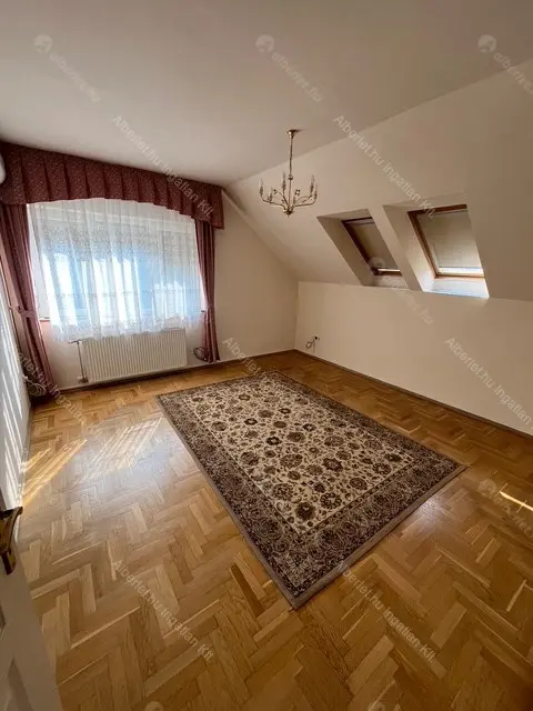 Kiadó albérlet 700000 Ft/hó áron: Budapest, XVI. kerület  Petőfi utca. Mérete: 160 nm, 4 szobás | Alberlet.hu - 6755582