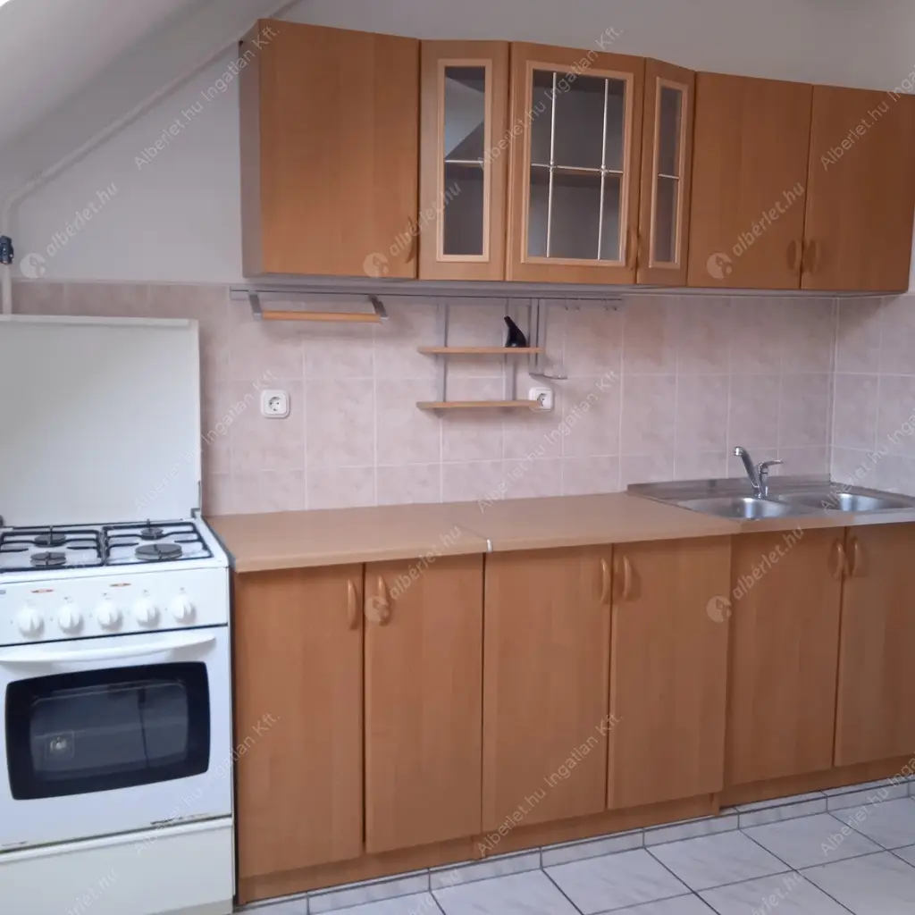 Kiadó albérlet 240000 Ft/hó áron: Budapest, XVI. kerület  Rákosi út. Mérete: 67 nm, 3 szobás | Alberlet.hu - 6614277