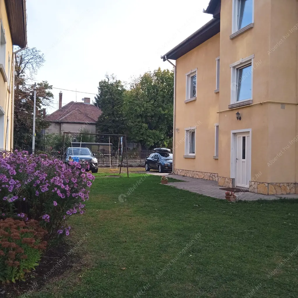 Kiadó albérlet 240000 Ft/hó áron: Budapest, XVI. kerület  Rákosi út. Mérete: 67 nm, 3 szobás | Alberlet.hu - 6614289