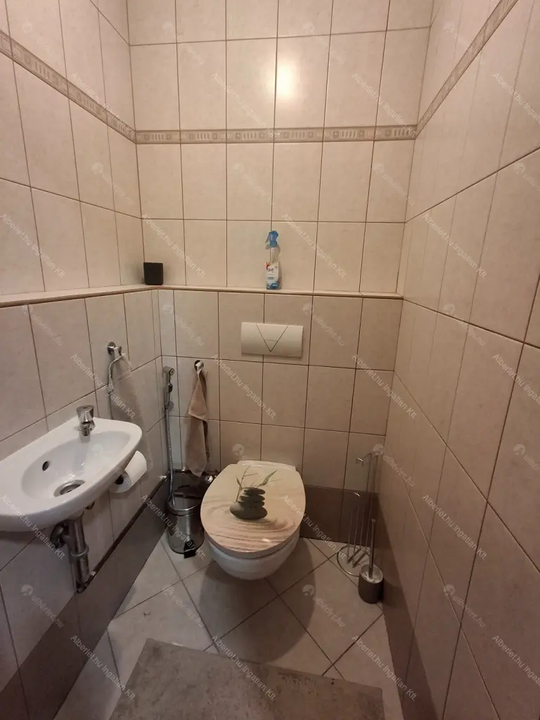 Kiadó albérlet 500000 Ft/hó áron: Budapest, XVI. kerület  Vágás utca. Mérete: 125 nm, 4 szobás | Alberlet.hu - 6650904