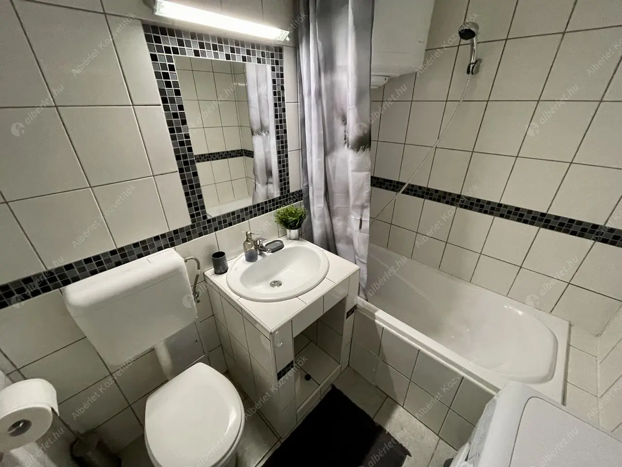 Kiadó albérlet 175000 Ft/hó áron: Budapest, XVI. kerület  Védő utca. Mérete: 39 nm, 1 szobás | Alberlet.hu - 5549661