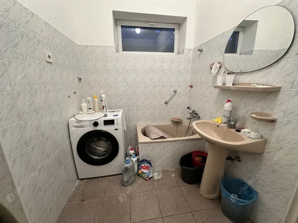 Kiadó albérlet 390000 Ft/hó áron: Budapest, XVII. kerület  Kálnok utca. Mérete: 200 nm, 4 szobás | Alberlet.hu - 6578344