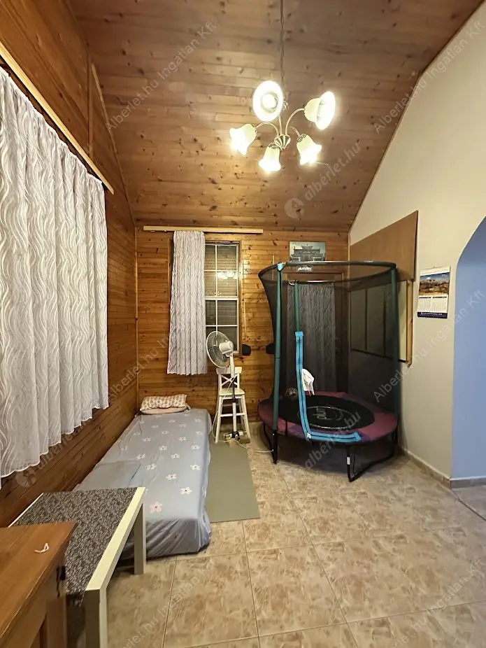 Kiadó albérlet 390000 Ft/hó áron: Budapest, XVII. kerület  Kálnok utca. Mérete: 200 nm, 4 szobás | Alberlet.hu - 6578353