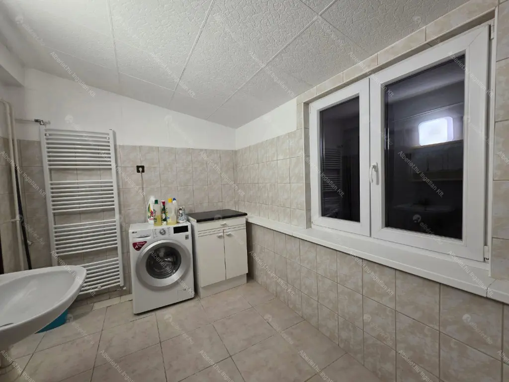 Kiadó albérlet 260000 Ft/hó áron: Budapest, XVII. kerület  Lajosház utca. Mérete: 100 nm, 3 szobás | Alberlet.hu - 6649540