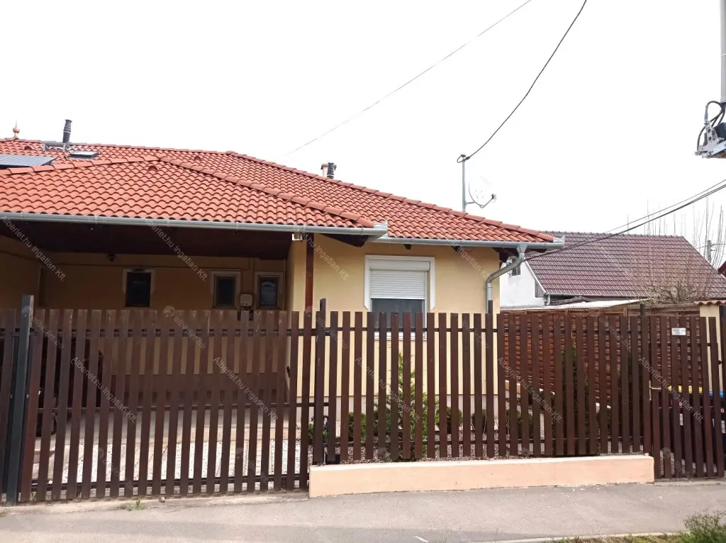 Kiadó albérlet 290000 Ft/hó áron: Budapest, XVIII. kerület  Ady Endre utca. Mérete: 42 nm, 2 szobás | Alberlet.hu - 6647128