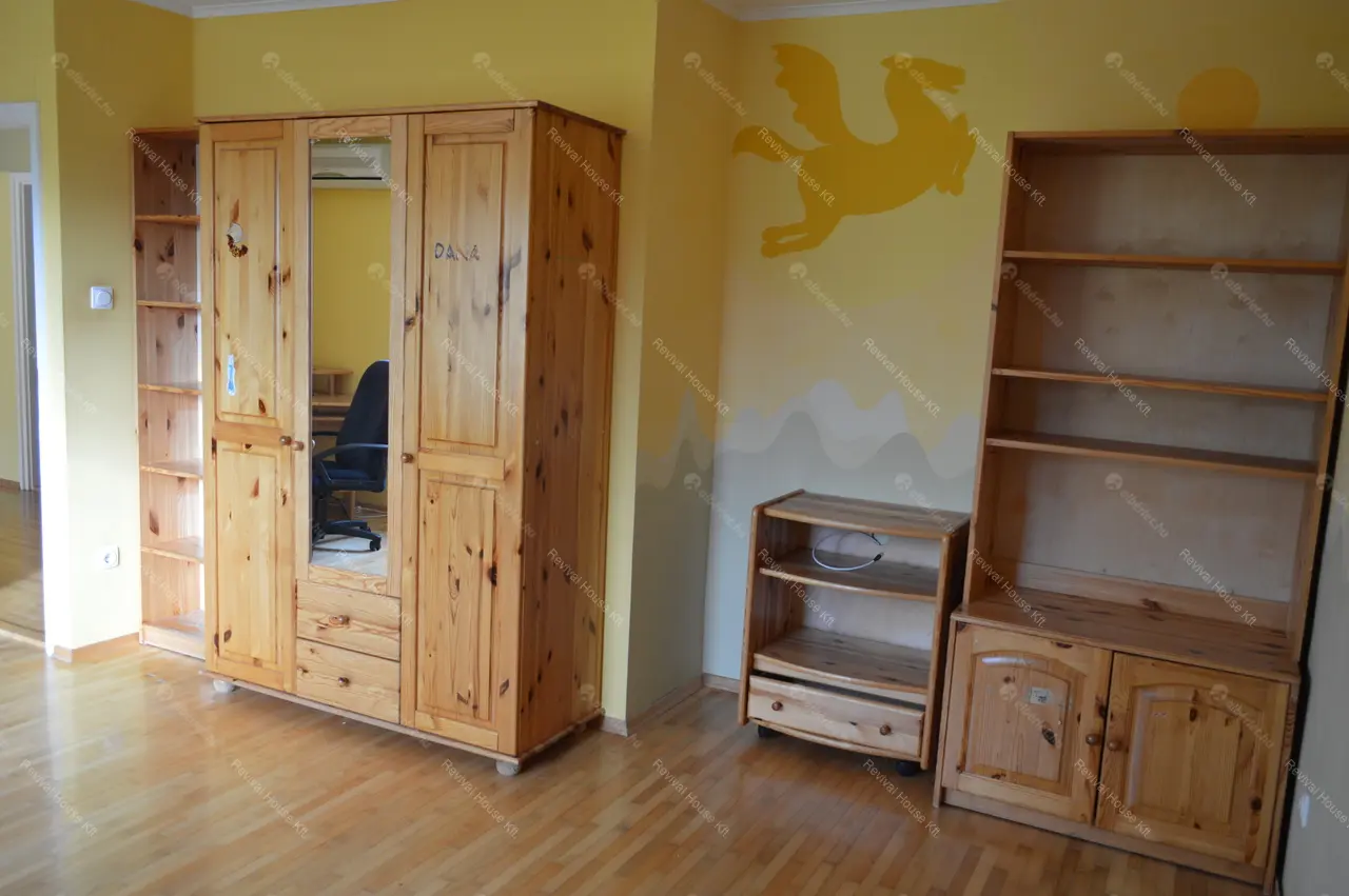 Kiadó albérlet 650000 Ft/hó áron: Budapest, XVIII. kerület  Bókay Árpád utca. Mérete: 280 nm, 8 szobás | Alberlet.hu - 4679938