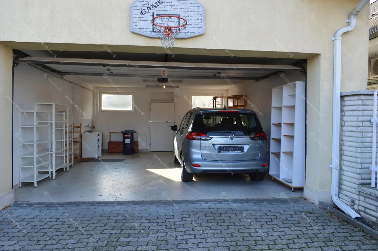 Kiadó albérlet 650000 Ft/hó áron: Budapest, XVIII. kerület  Bókay Árpád utca. Mérete: 280 nm, 8 szobás | Alberlet.hu - 4679949