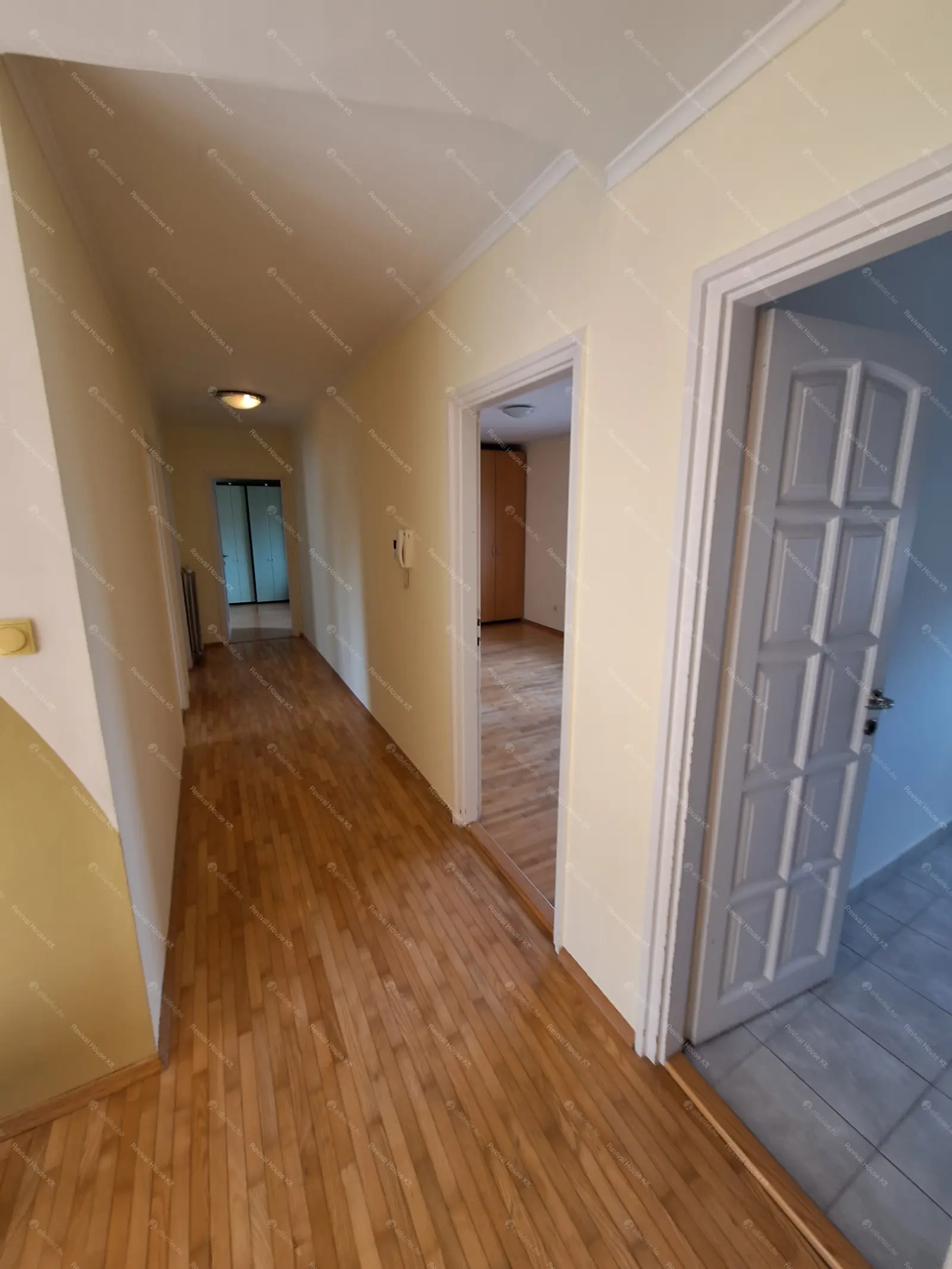 Kiadó albérlet 650000 Ft/hó áron: Budapest, XVIII. kerület  Bókay Árpád utca. Mérete: 280 nm, 8 szobás | Alberlet.hu - 6705657