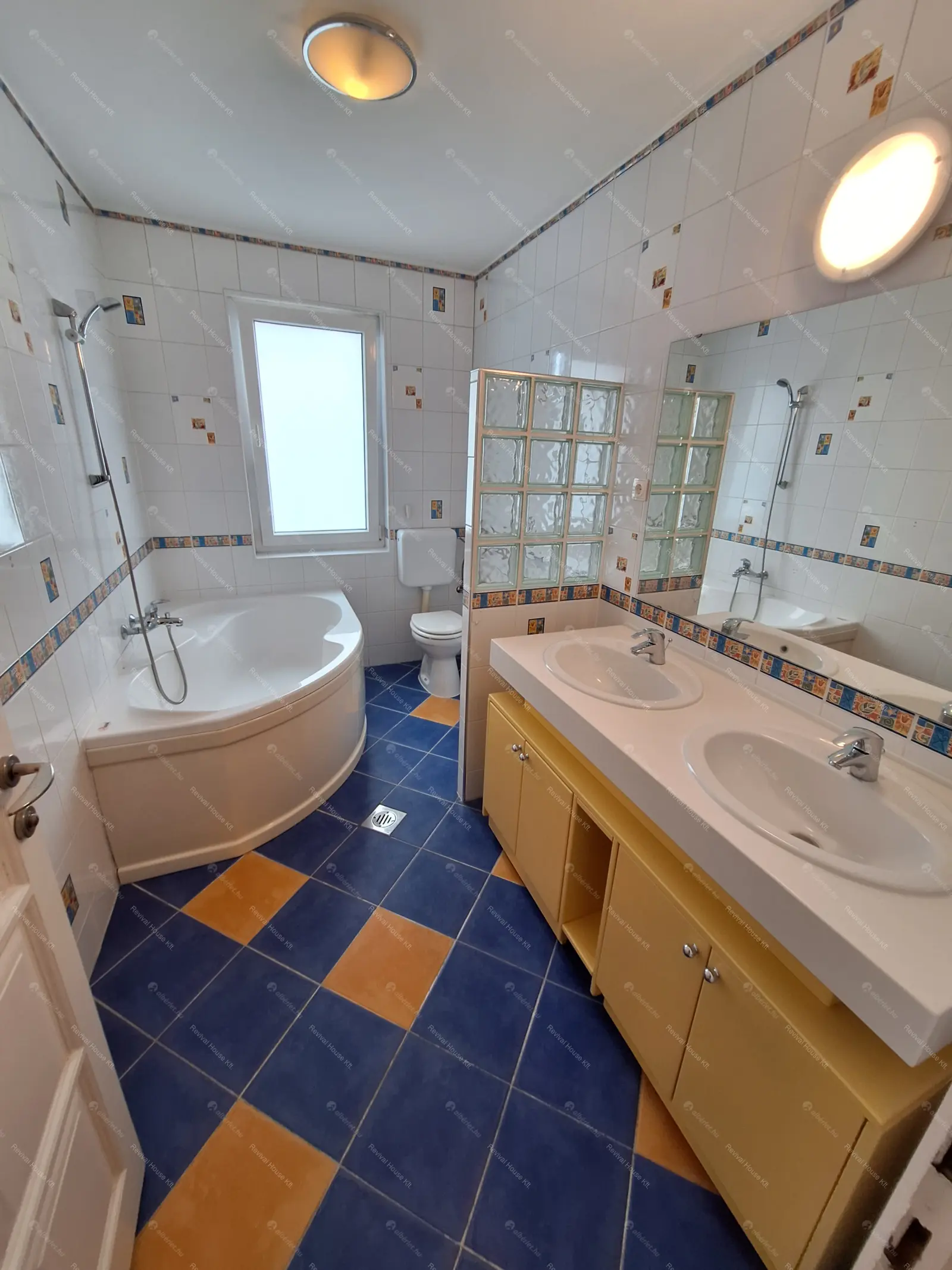 Kiadó albérlet 650000 Ft/hó áron: Budapest, XVIII. kerület  Bókay Árpád utca. Mérete: 280 nm, 8 szobás | Alberlet.hu - 6705662