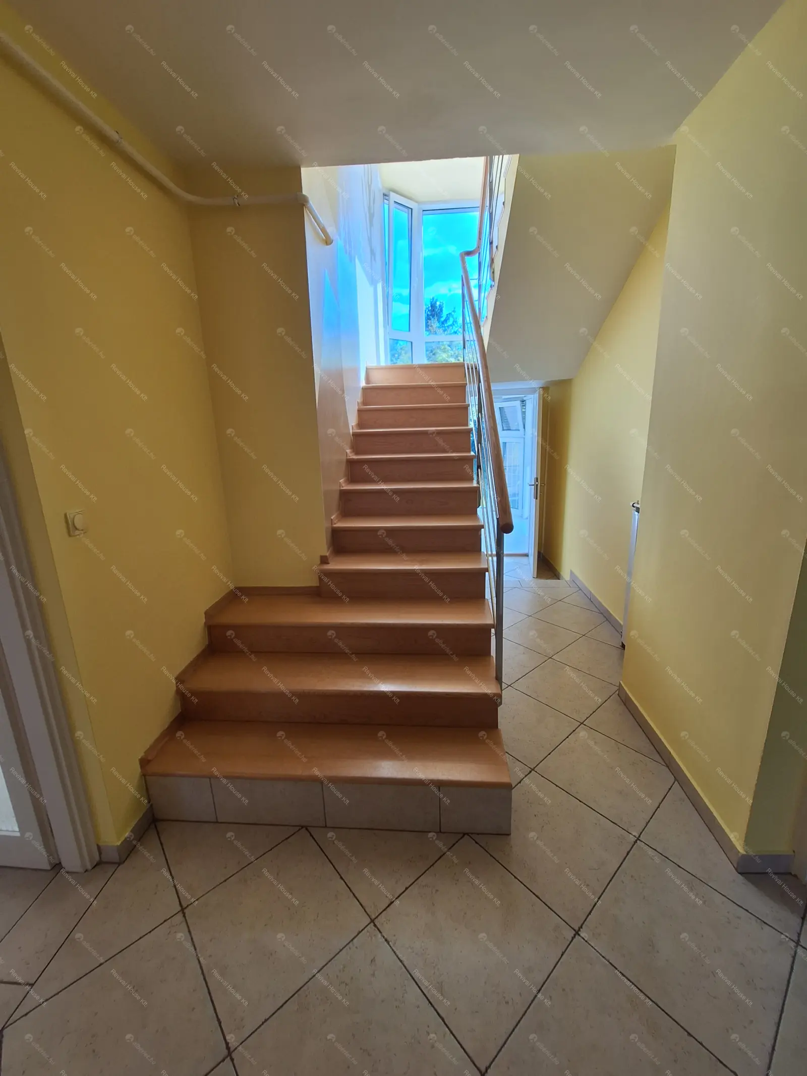 Kiadó albérlet 650000 Ft/hó áron: Budapest, XVIII. kerület  Bókay Árpád utca. Mérete: 280 nm, 8 szobás | Alberlet.hu - 6705678