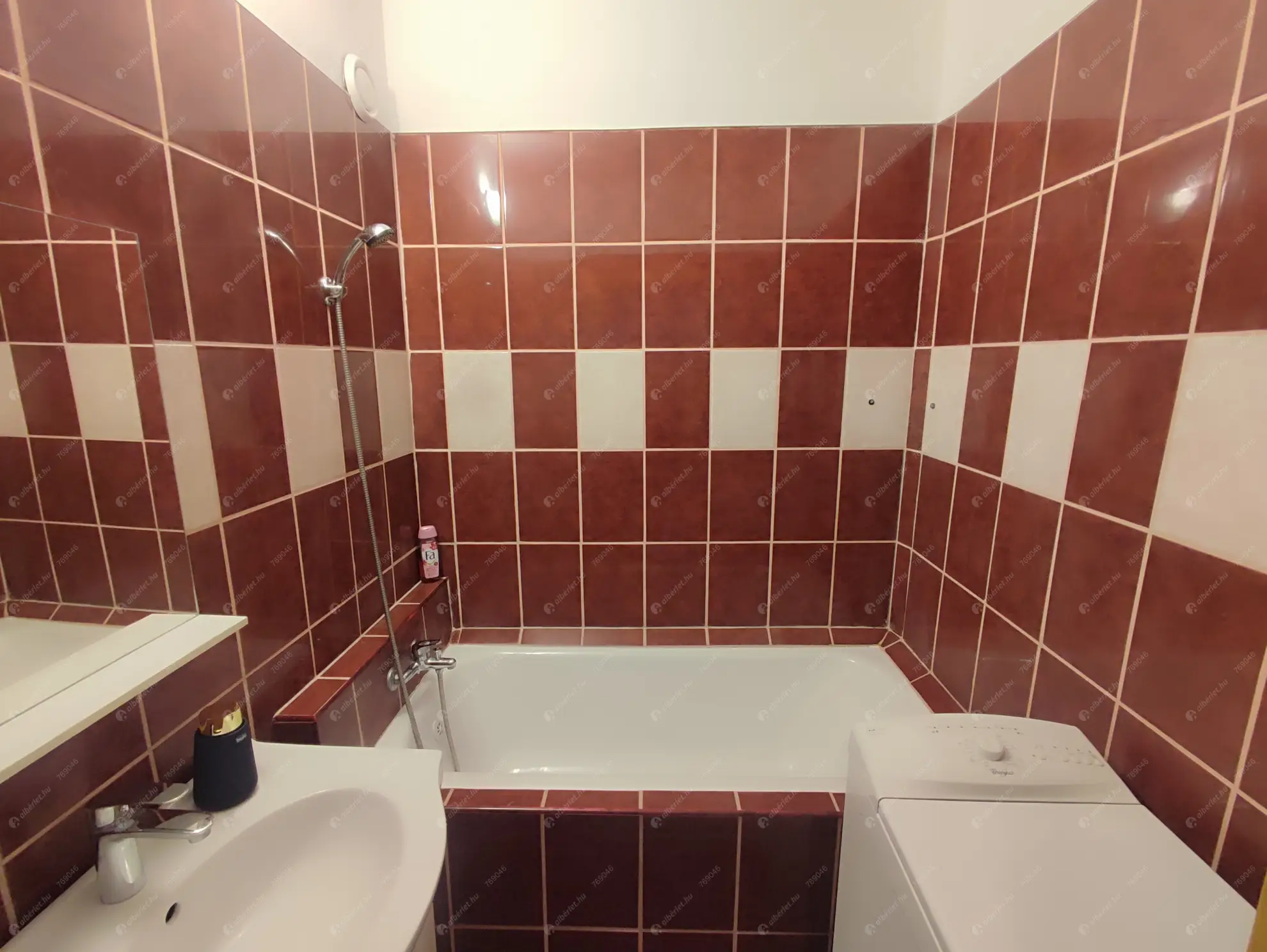 Kiadó albérlet 220000 Ft/hó áron: Budapest, XVIII. kerület   Csontváry utca . Mérete: 53 nm, 1 szobás | Alberlet.hu - 6547737