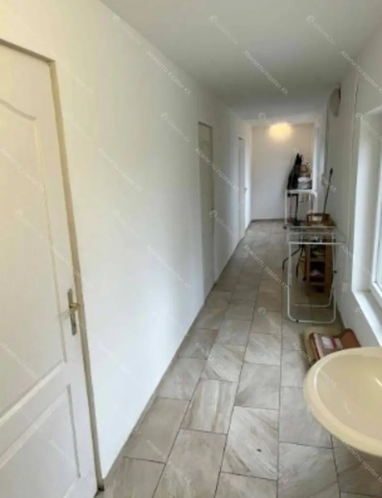 Kiadó albérlet 900000 Ft/hó áron: Budapest, XVIII. kerület  Gyömrői út. Mérete: 150 nm, 6 szobás | Alberlet.hu - 6654475