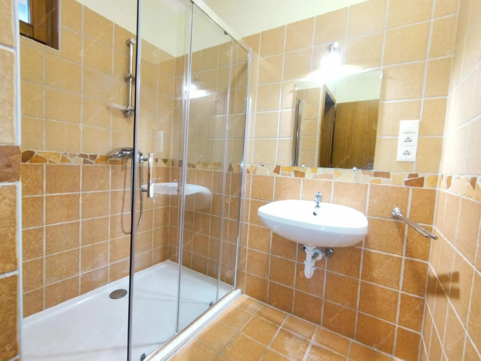 Kiadó albérlet 260000 Ft/hó áron: Budapest, XVIII. kerület  István utca. Mérete: 90 nm, 4 szobás | Alberlet.hu - 6601129