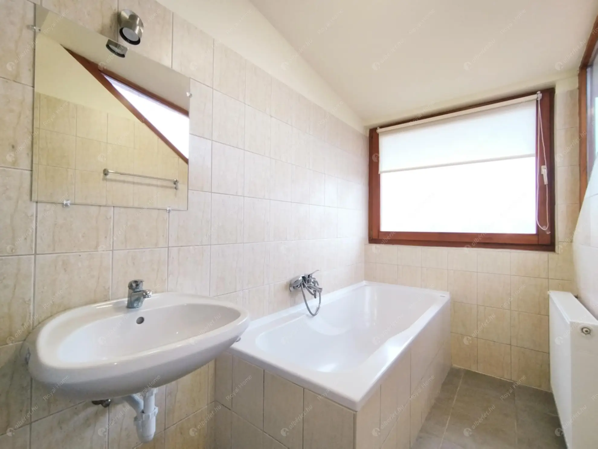 Kiadó albérlet 260000 Ft/hó áron: Budapest, XVIII. kerület  István utca. Mérete: 90 nm, 4 szobás | Alberlet.hu - 6601133