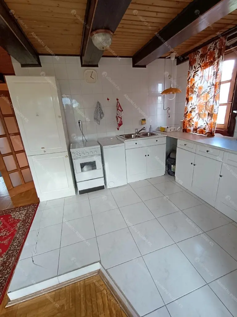 Kiadó albérlet 210000 Ft/hó áron: Budapest, XVIII. kerület  József Attila utca. Mérete: 85 nm, 2 szobás | Alberlet.hu - 6692198