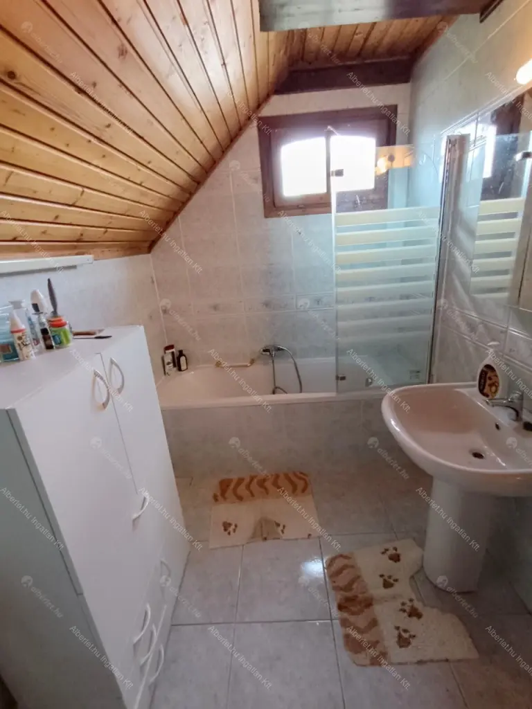 Kiadó albérlet 210000 Ft/hó áron: Budapest, XVIII. kerület  József Attila utca. Mérete: 85 nm, 2 szobás | Alberlet.hu - 6692200