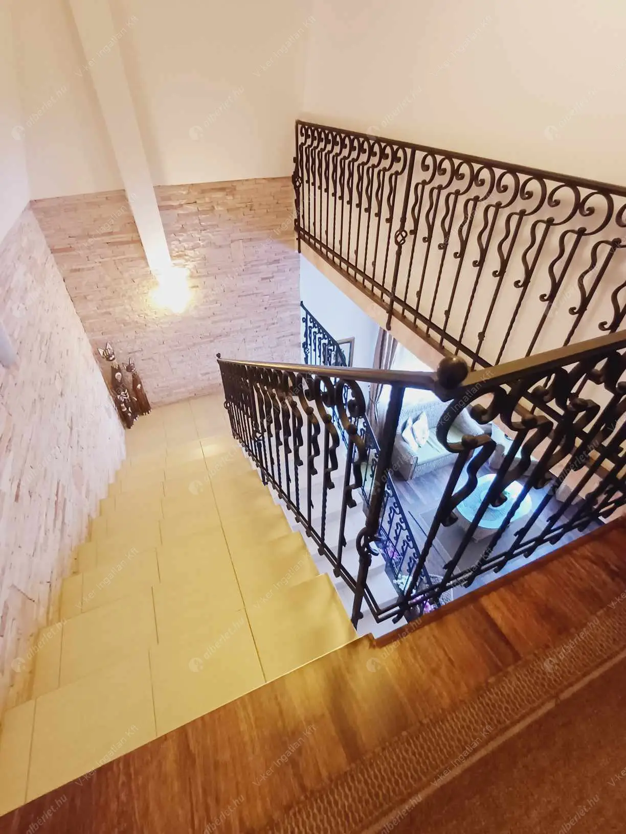 Kiadó albérlet 450000 Ft/hó áron: Budapest, XVIII. kerület  Kerékkötő . Mérete: 300 nm, 5 szobás | Alberlet.hu - 6049954