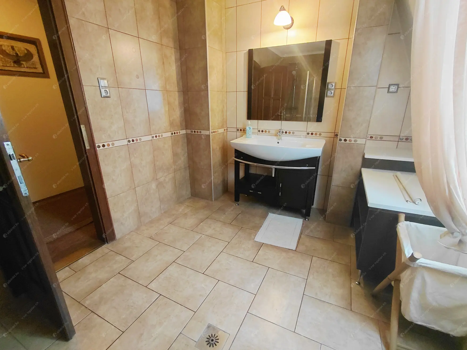 Kiadó albérlet 450000 Ft/hó áron: Budapest, XVIII. kerület  Kerékkötő . Mérete: 300 nm, 5 szobás | Alberlet.hu - 6622885