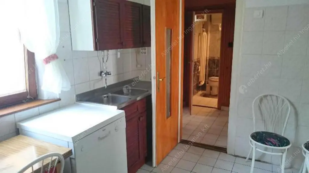 Kiadó albérlet 350000 Ft/hó áron: Budapest, XVIII. kerület  Nemes utca. Mérete: 123 nm, 5 szobás | Alberlet.hu - 6590582