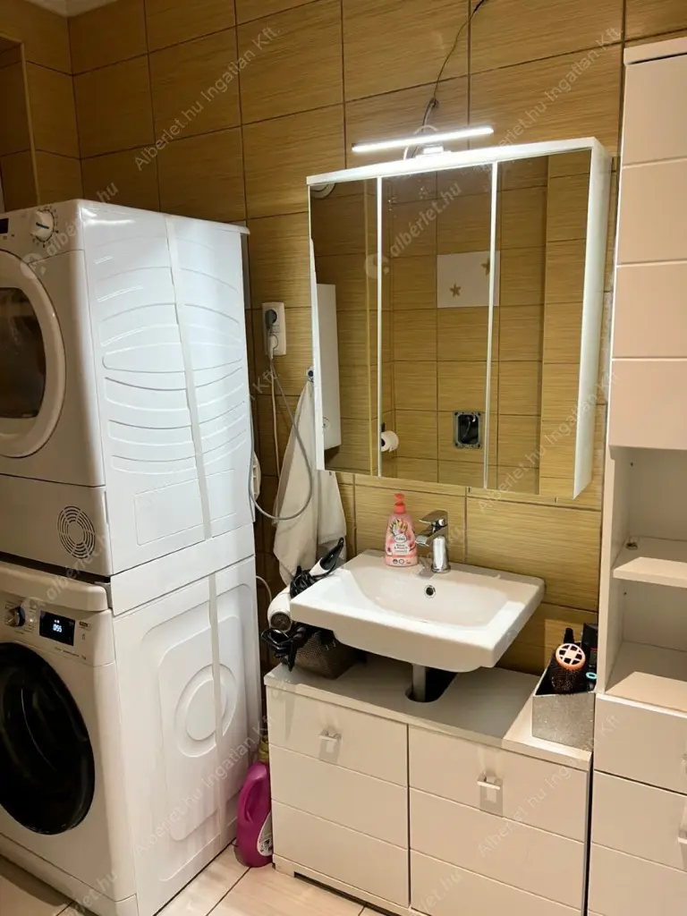 Kiadó albérlet 380000 Ft/hó áron: Budapest, XVIII. kerület  Üllői  út . Mérete: 80 nm, 3 szobás | Alberlet.hu - 6585649