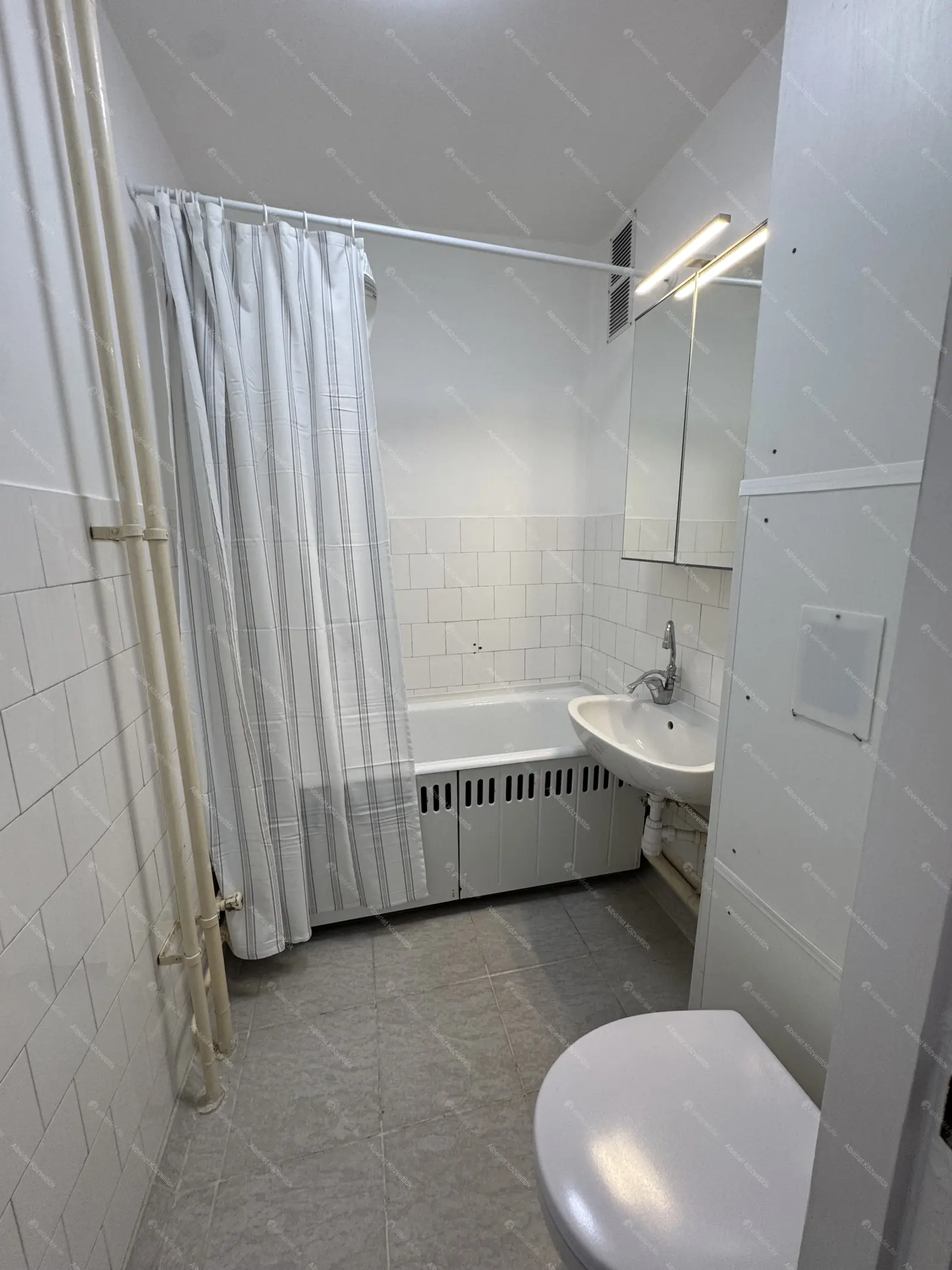 Kiadó albérlet 190000 Ft/hó áron: Budapest, XXI. kerület  Ady Endre út. Mérete: 35 nm, 1 szobás | Alberlet.hu - 6703961