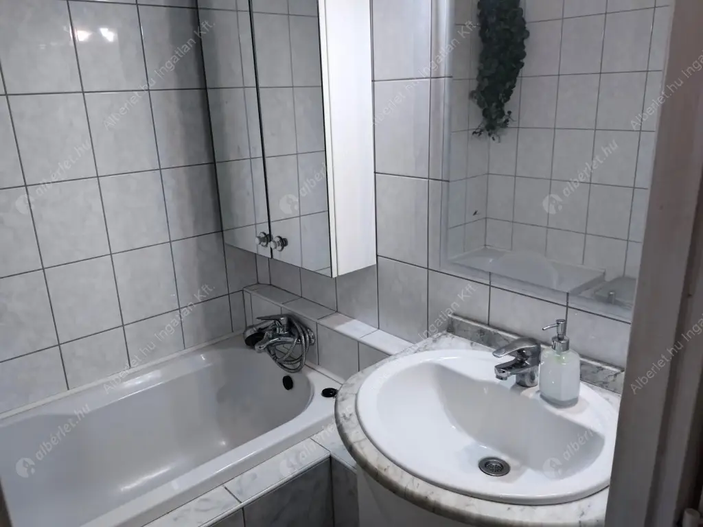 Kiadó albérlet 245000 Ft/hó áron: Budapest, XXI. kerület  Dunadűlő út. Mérete: 60 nm, 2 szobás | Alberlet.hu - 6601528