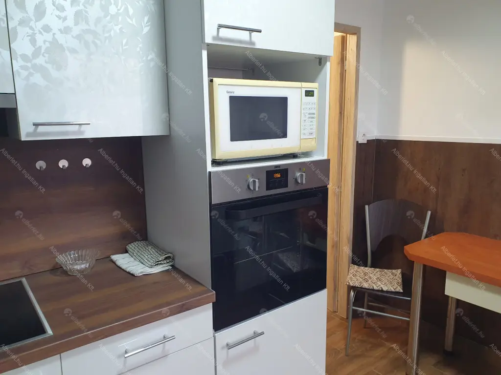 Kiadó albérlet 320000 Ft/hó áron: Budapest, XXI. kerület  Kossuth Lajos utca. Mérete: 75 nm, 3 szobás | Alberlet.hu - 6657077