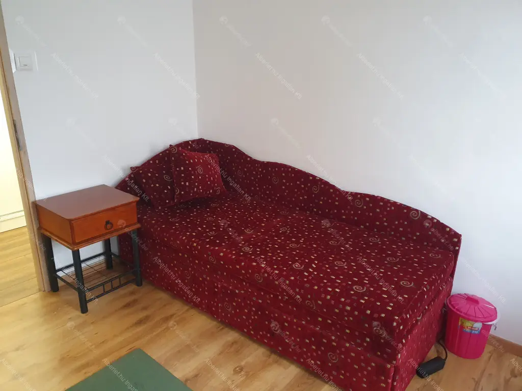 Kiadó albérlet 320000 Ft/hó áron: Budapest, XXI. kerület  Kossuth Lajos utca. Mérete: 75 nm, 3 szobás | Alberlet.hu - 6657090