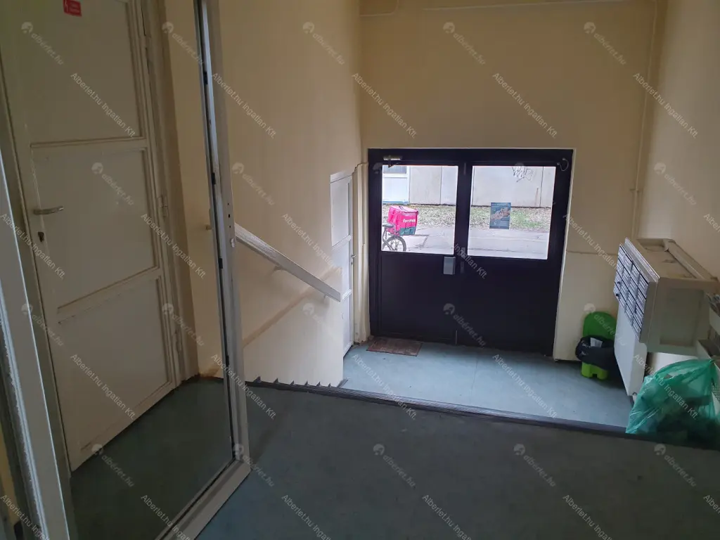 Kiadó albérlet 320000 Ft/hó áron: Budapest, XXI. kerület  Kossuth Lajos utca. Mérete: 75 nm, 3 szobás | Alberlet.hu - 6657093