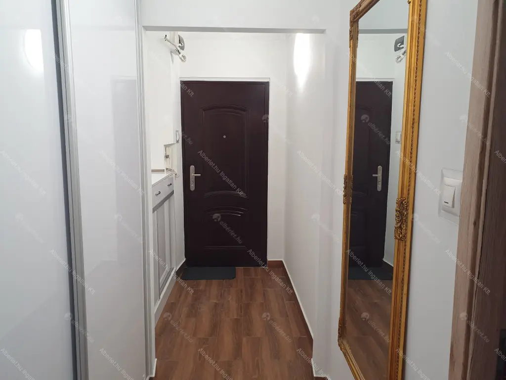 Kiadó albérlet 320000 Ft/hó áron: Budapest, XXI. kerület  Kossuth Lajos utca. Mérete: 75 nm, 3 szobás | Alberlet.hu - 6657096