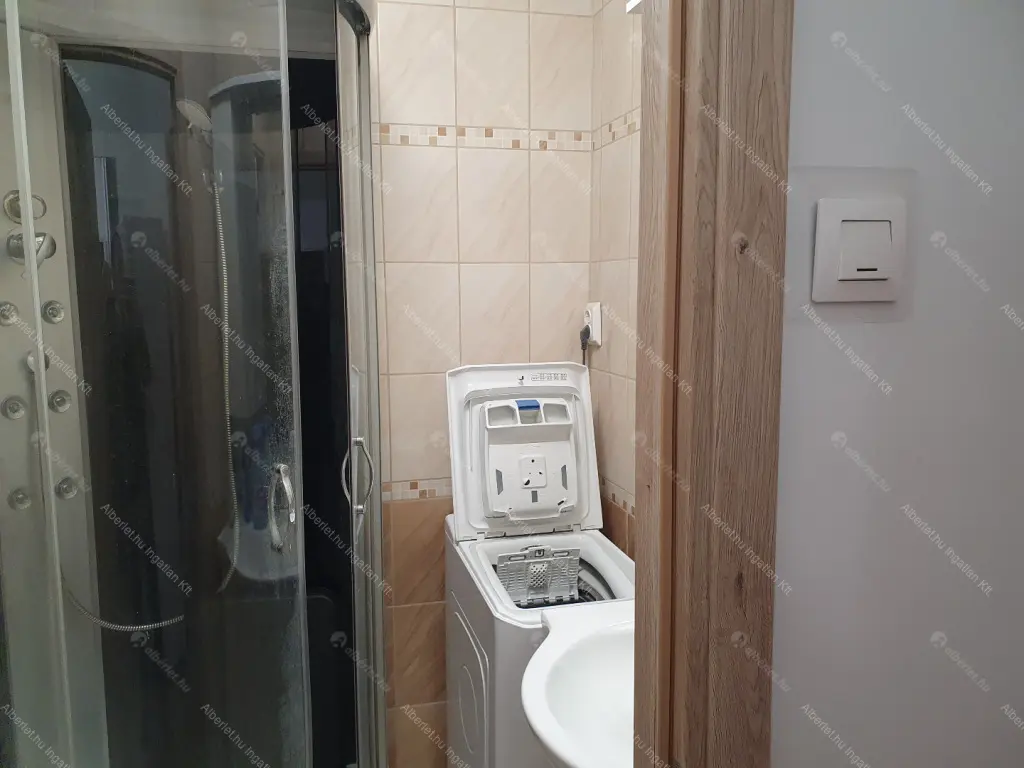 Kiadó albérlet 320000 Ft/hó áron: Budapest, XXI. kerület  Kossuth Lajos utca. Mérete: 75 nm, 3 szobás | Alberlet.hu - 6657099