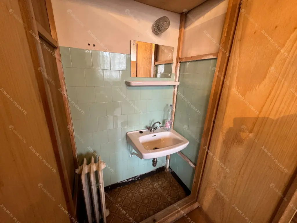 Kiadó albérlet 6500000 Ft/hó áron: Budapest, XXI. kerület  Rézmű utca. Mérete: 4000 nm, 20 szobás | Alberlet.hu - 6140016