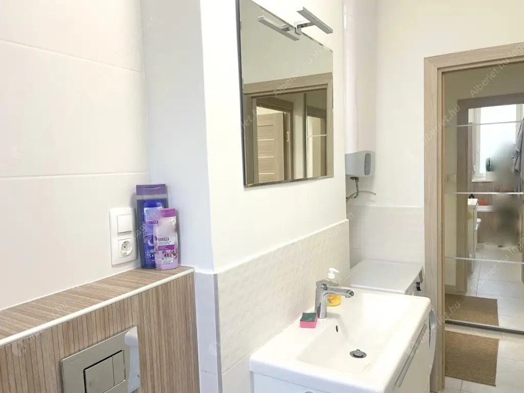 Kiadó albérlet 190000 Ft/hó áron: Budapest, XXI. kerület  Templom utca. Mérete: 38 nm, 1 szobás | Alberlet.hu - 6594889